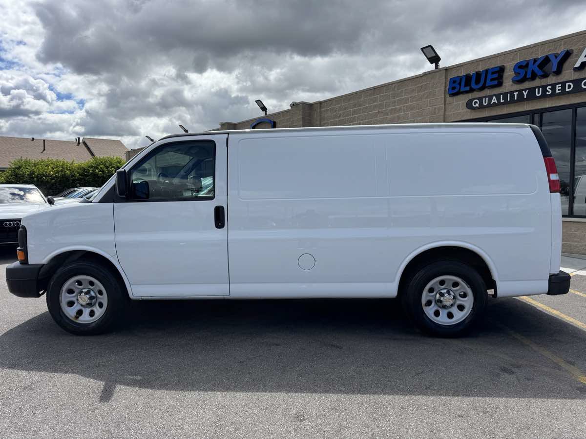 Used 2014 Chevrolet Express 1500 RWD image 8