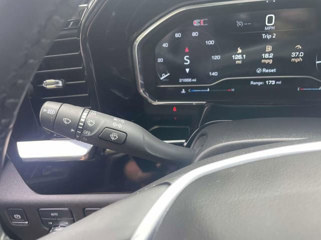 Used 2025 GMC Sierra 1500 SLT image 39