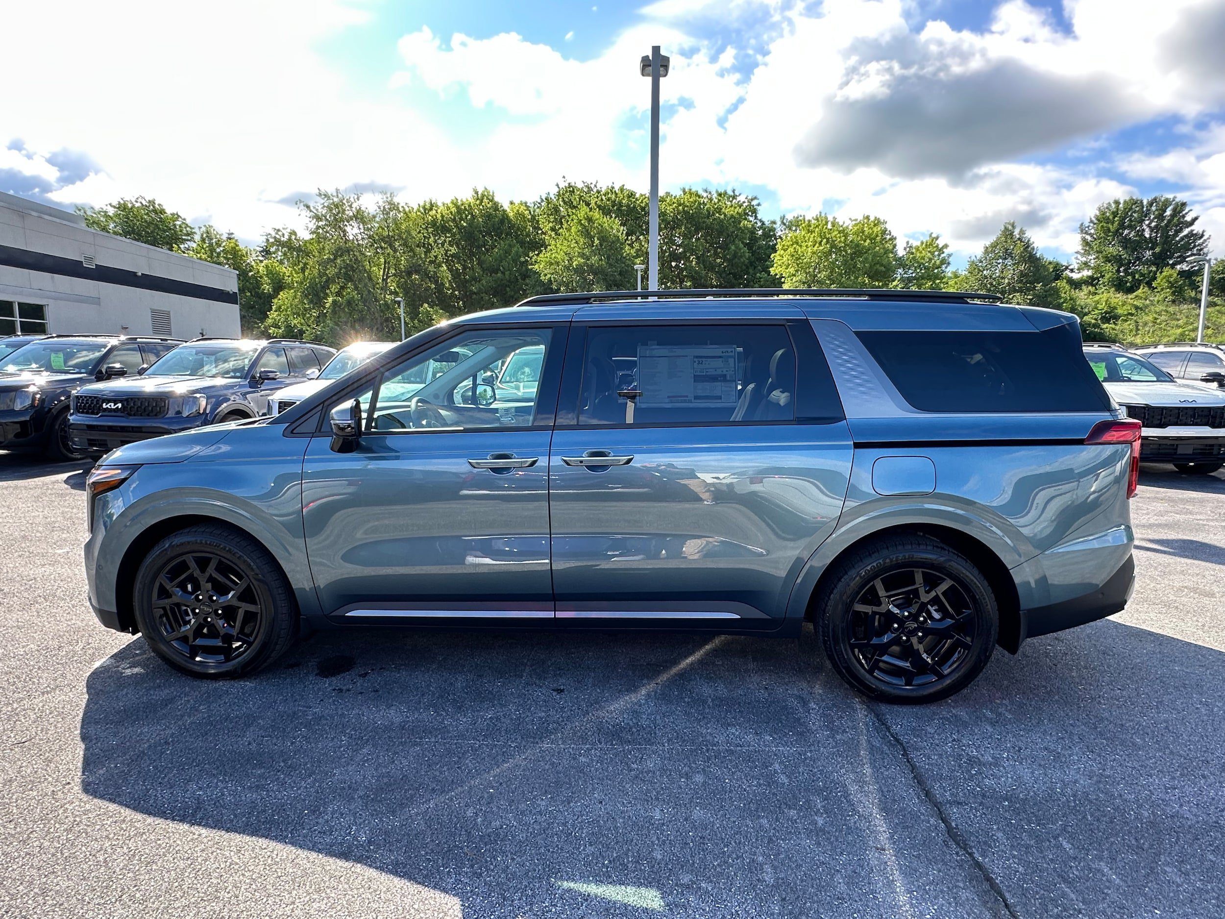 New 2026 Kia Carnival SX FWD image 8