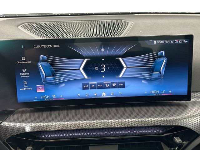 Used 2025 BMW 330i xDrive Sedan w/ Convenience Package image 15