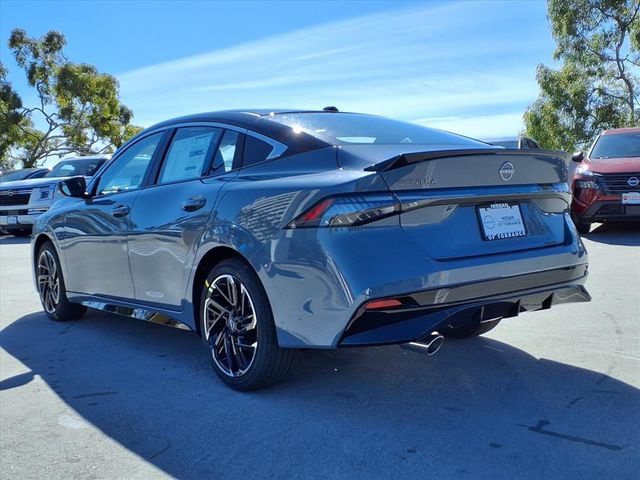New 2026 Nissan Sentra SR w/ Floor Mat Package FWD image 10