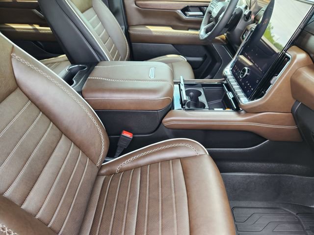 Used 2026 GMC Yukon Denali Ultimate w/ LPO, Floor Liner Package AWD/4WD image 14