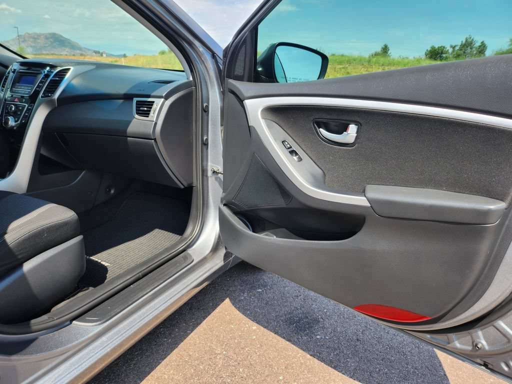 Used 2016 Hyundai Elantra GT FWD image 23