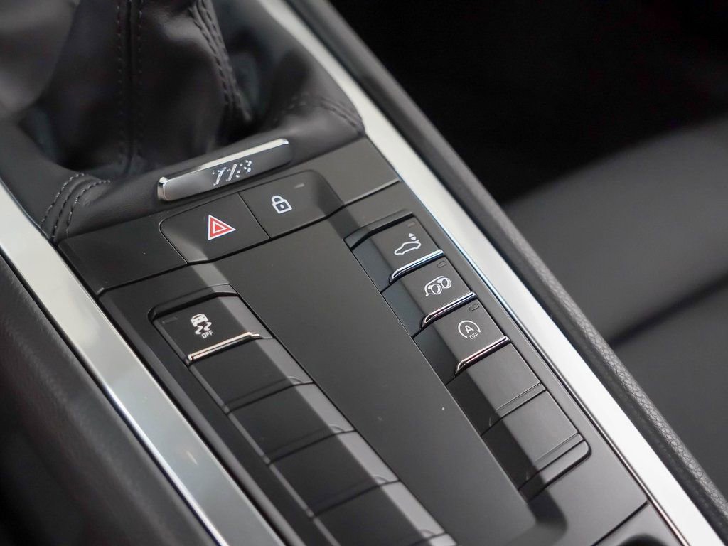 New 2025 Porsche 718 Cayman RWD image 31
