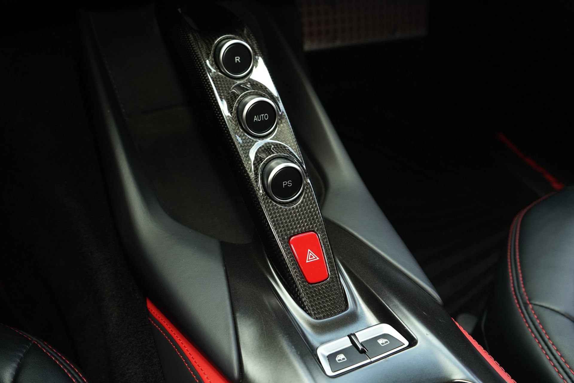 Used 2019 Ferrari 812 Superfast RWD image 18