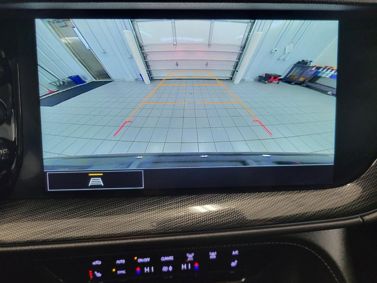 Used 2023 Buick Envision Essence image 14