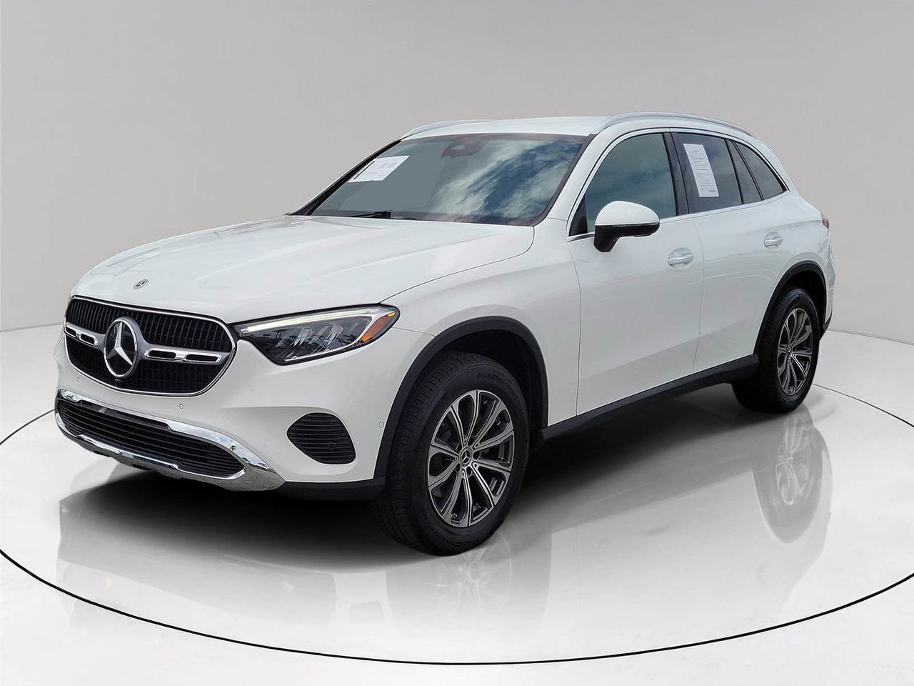 Certified 2024 Mercedes-Benz GLC 300 image 3