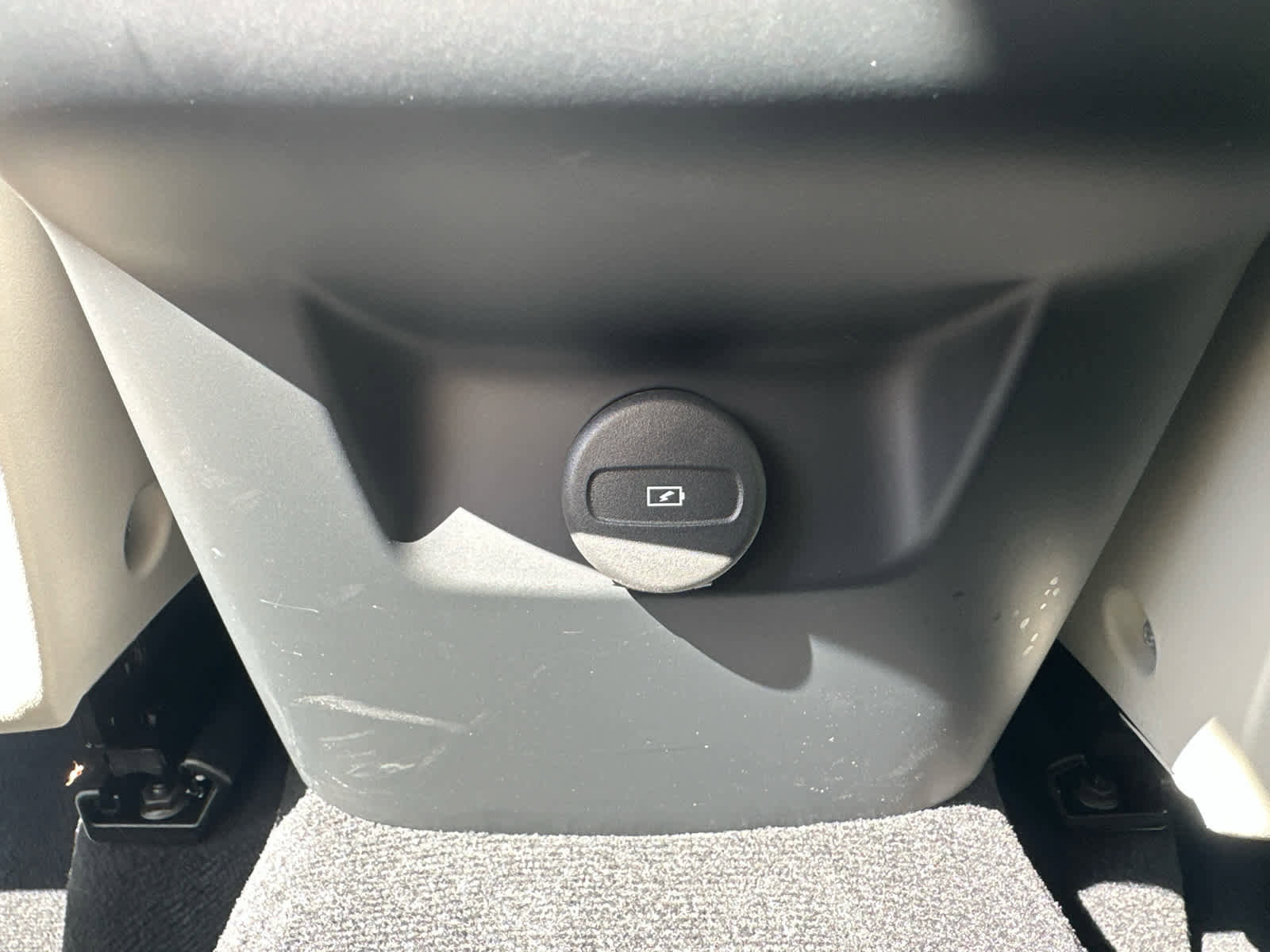 Certified 2024 Volvo XC60 B5 Core AWD/4WD image 23