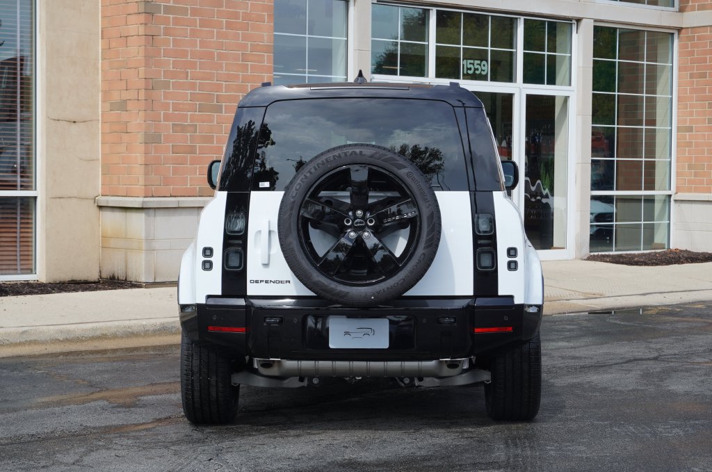 New 2026 Land Rover Defender 110 X-Dynamic SE AWD/4WD image 5