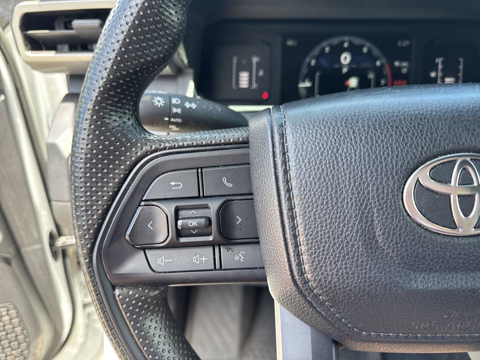 Used 2025 Toyota Tacoma SR AWD/4WD image 15
