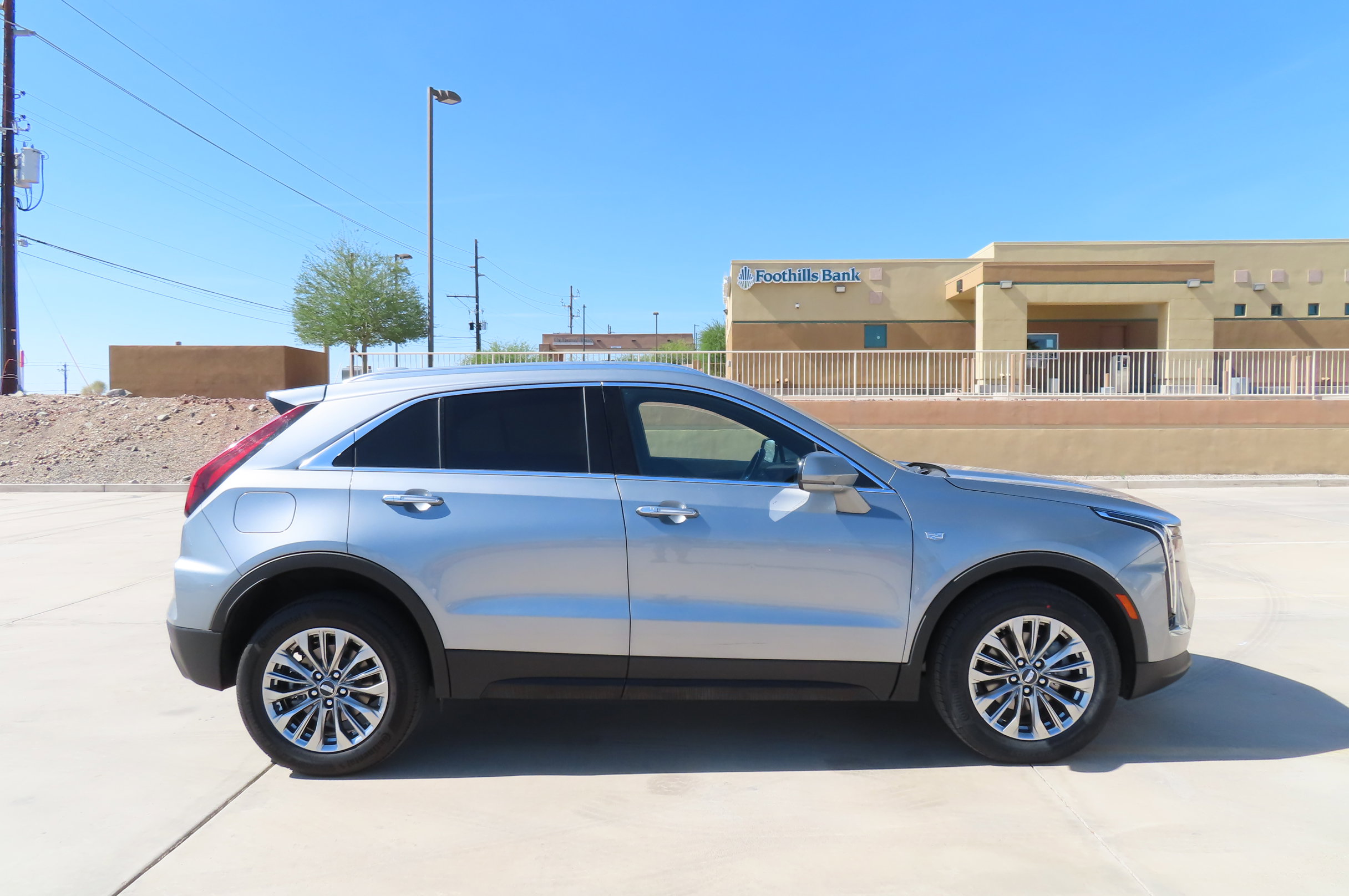 Used 2024 Cadillac XT4 Premium Luxury image 9