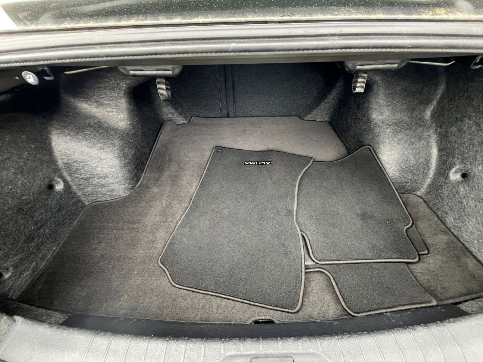 Used 2025 Nissan Altima 2.5 SV FWD image 32