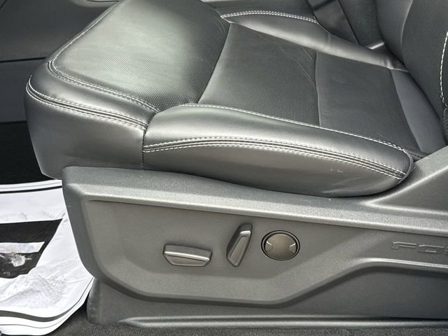 Used 2025 Ford Expedition Platinum image 13