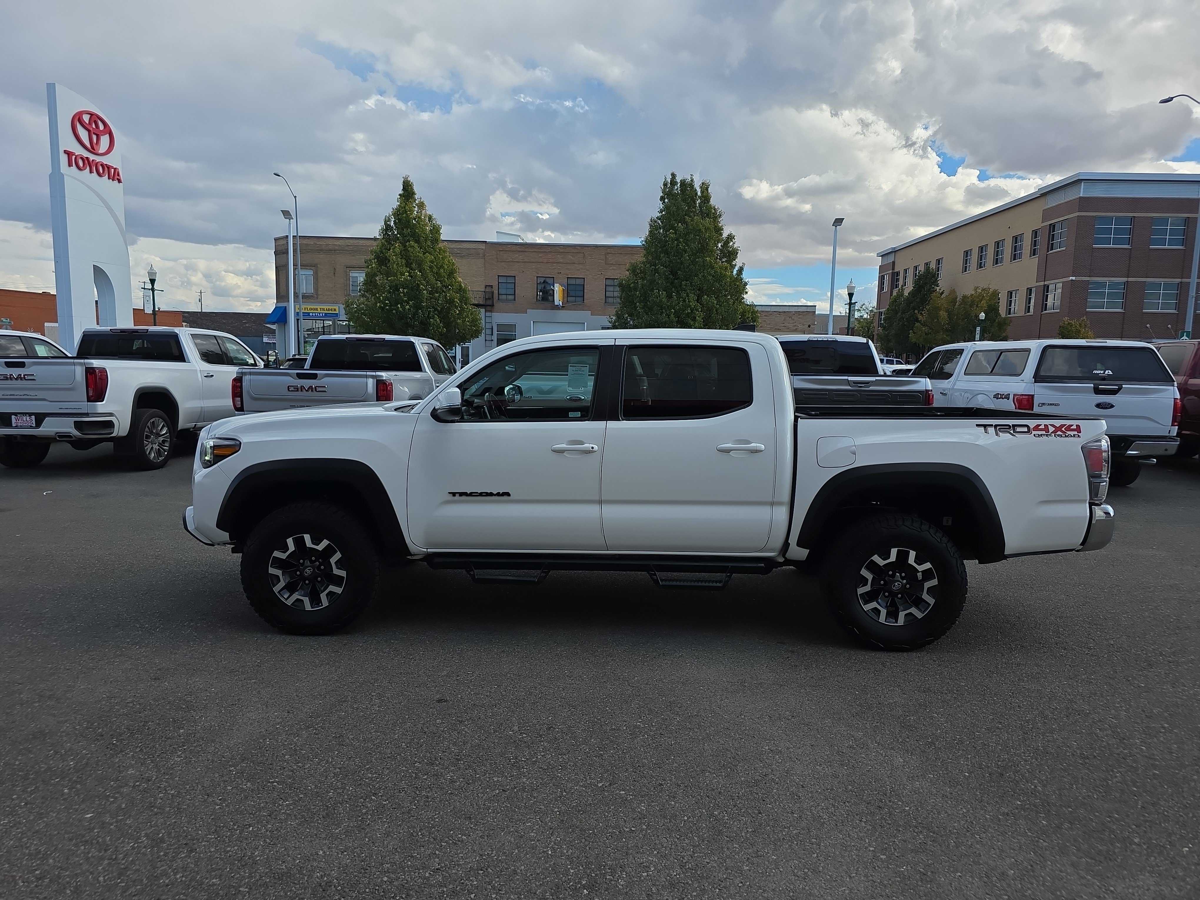 Used 2023 Toyota Tacoma TRD Off-Road AWD/4WD image 6
