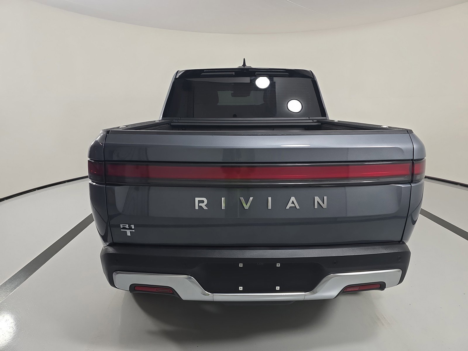 Used 2025 Rivian R1T Adventure AWD/4WD image 4