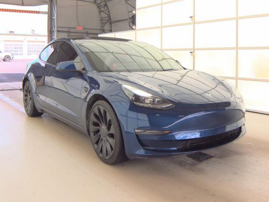 Used 2023 Tesla Model 3 Performance image 4