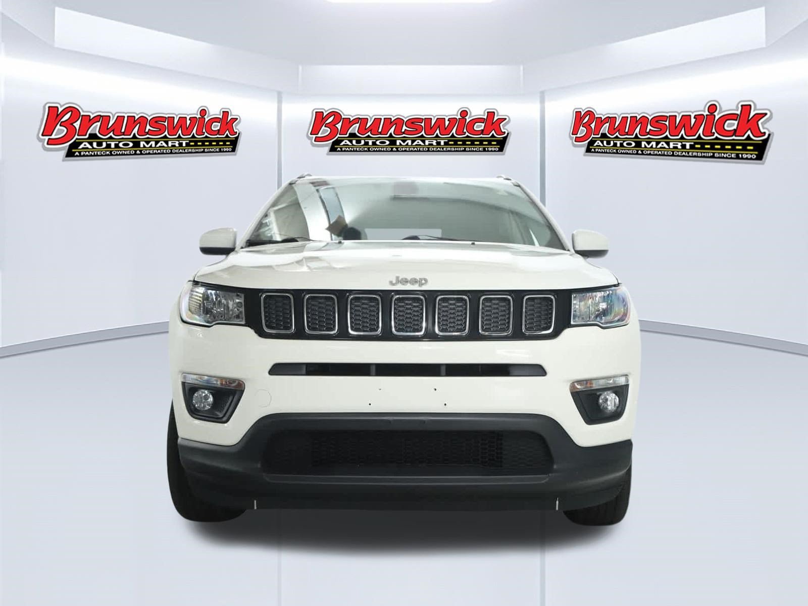 Used 2017 Jeep Compass Latitude w/ Popular Equipment Group AWD/4WD image 5