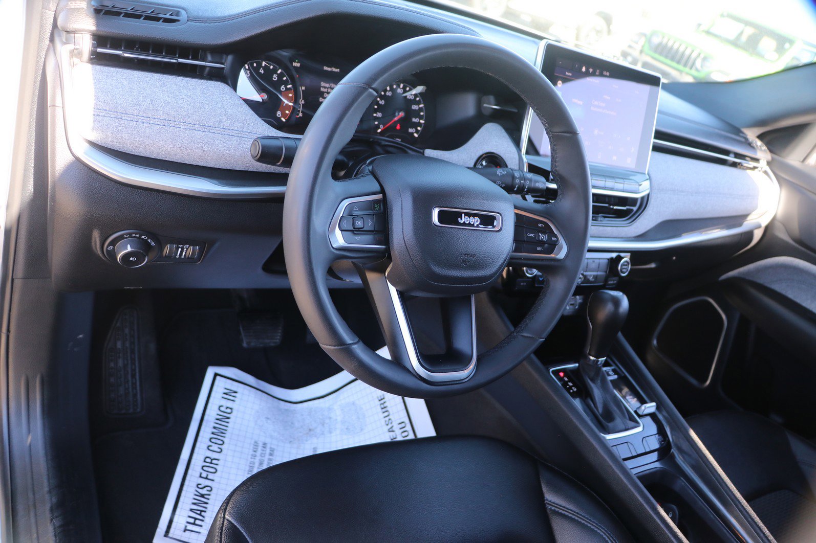 Used 2024 Jeep Compass Latitude image 15