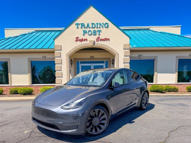 Used 2021 Tesla Model Y Performance AWD/4WD image 2