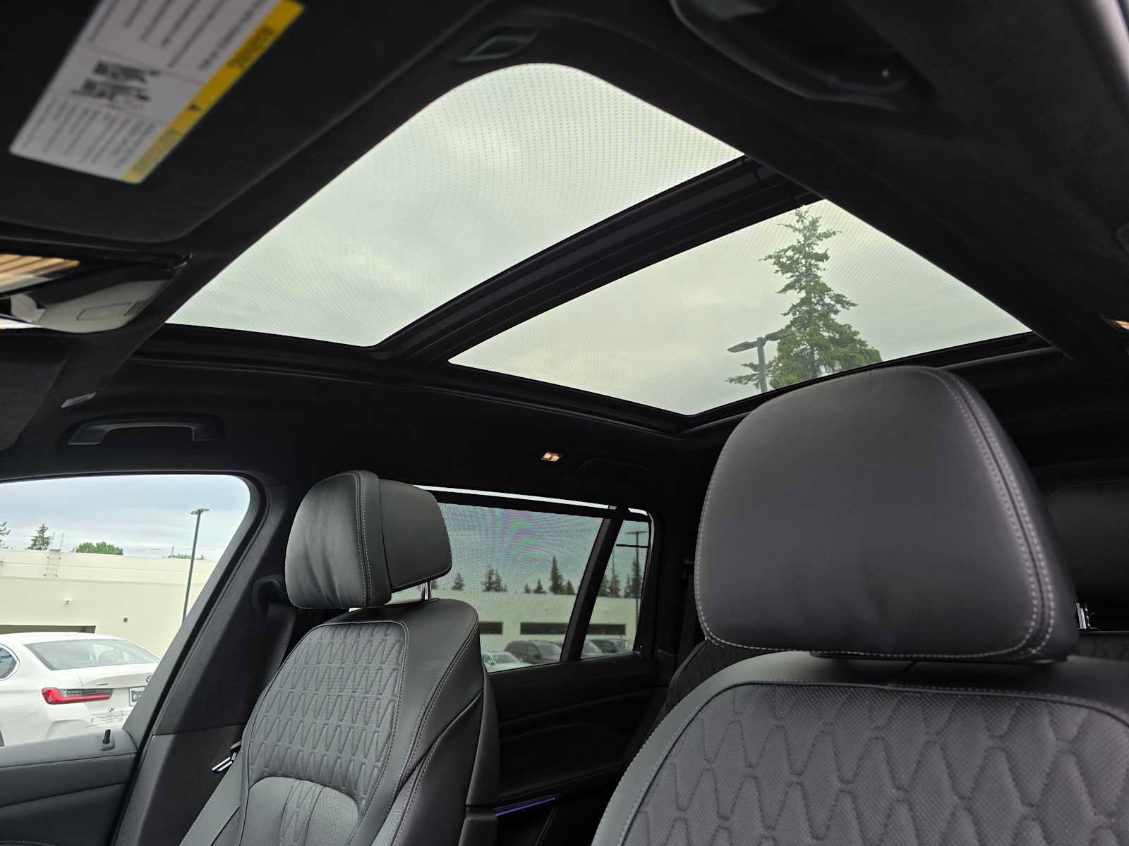 Used 2023 BMW ALPINA XB7 AWD/4WD image 23