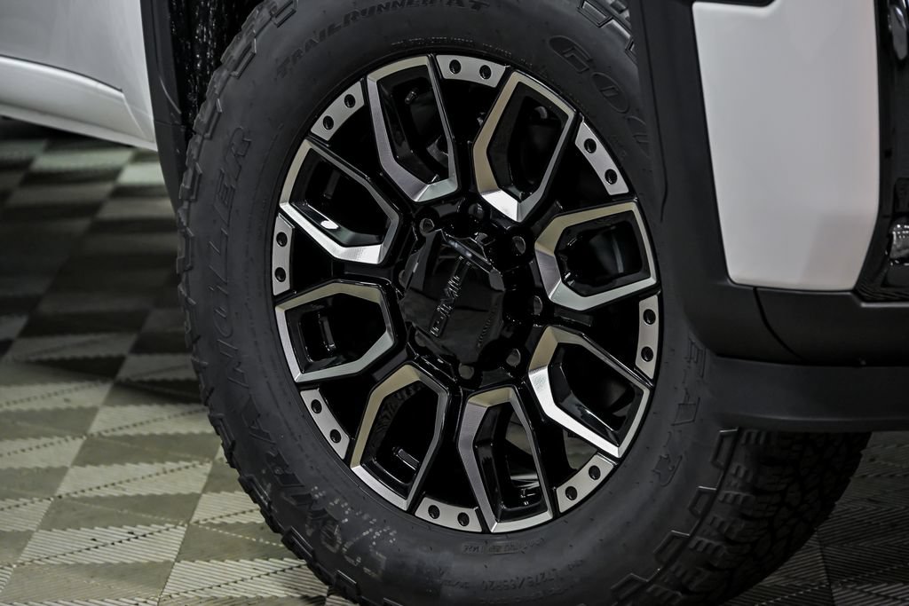 New 2026 GMC Sierra 2500 AT4 w/ AT4 Preferred Package AWD/4WD image 3