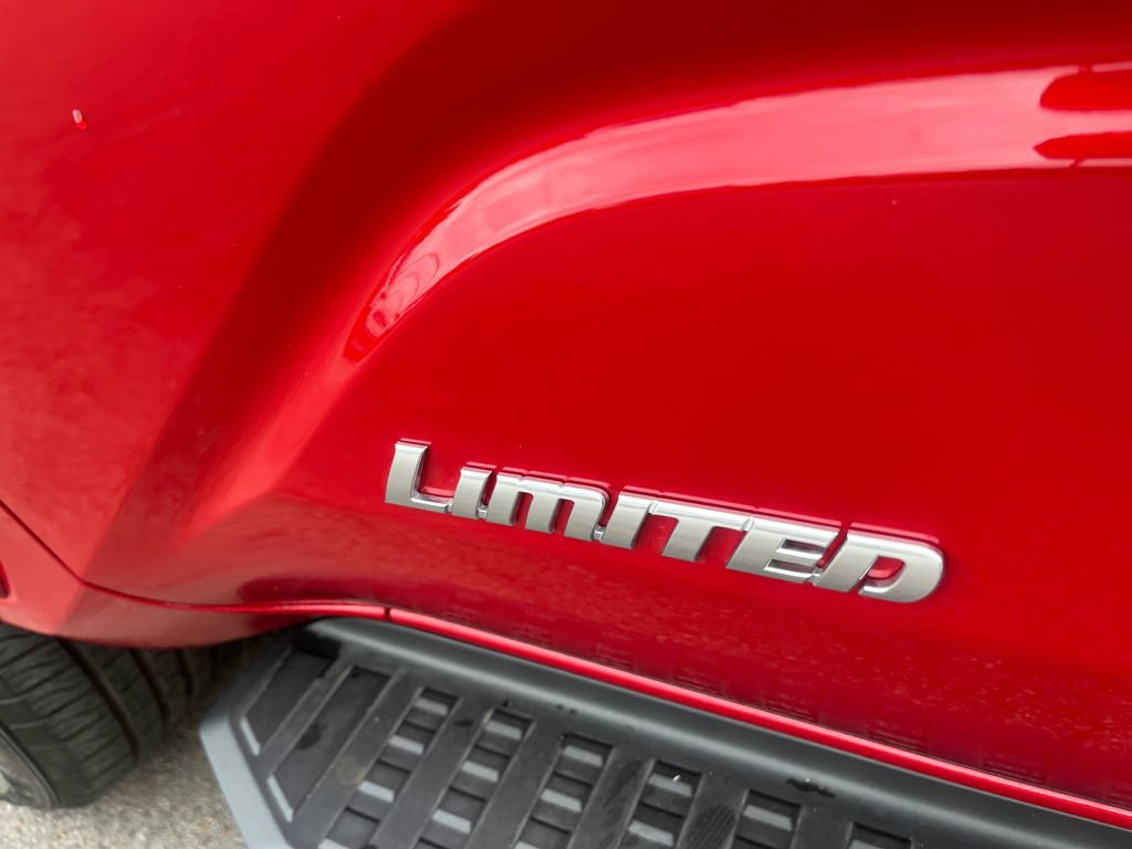 Used 2026 Toyota 4Runner Limited AWD/4WD image 32