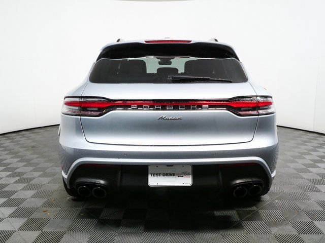 Certified 2024 Porsche Macan AWD/4WD image 31