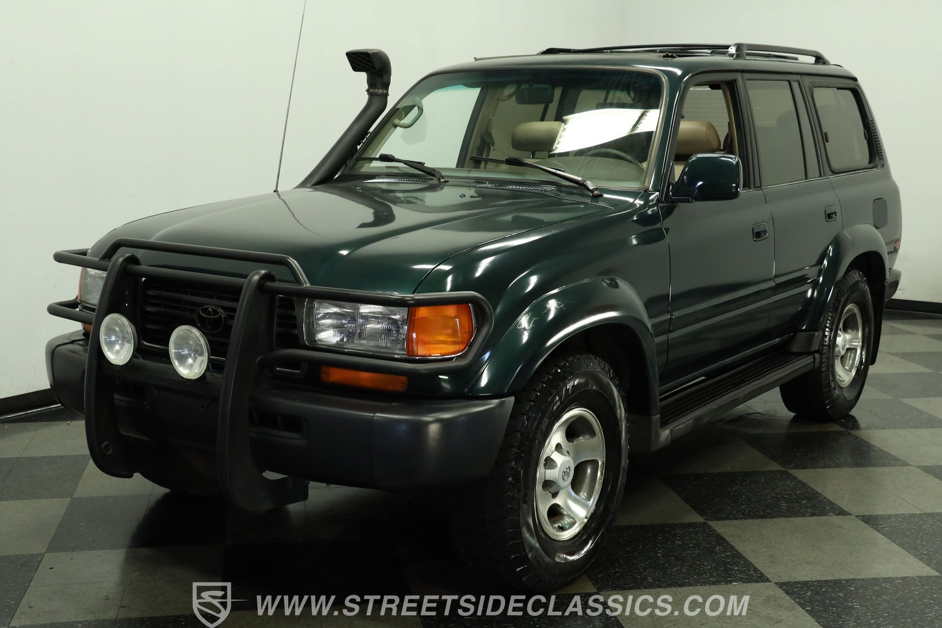Used 1997 Toyota Land Cruiser w/ Collector's Edition Pkg AWD/4WD image 18