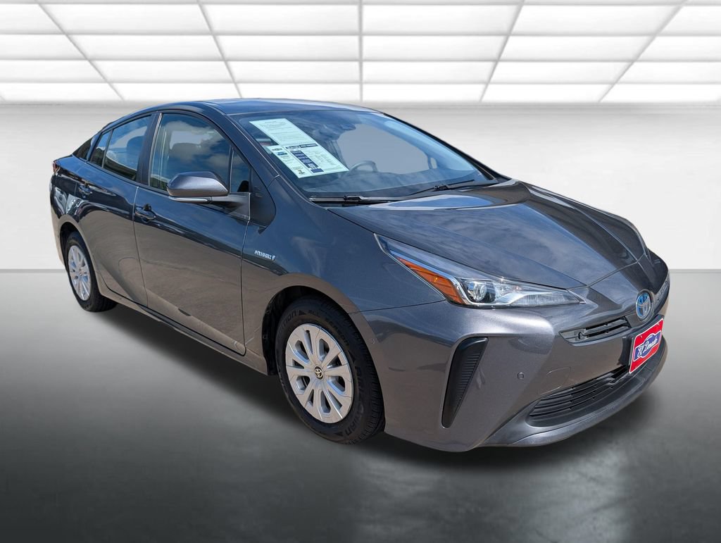 Used 2021 Toyota Prius LE FWD image 1
