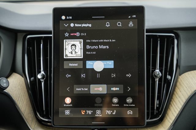 New 2026 Volvo XC60 B5 Plus w/ Climate Package image 23