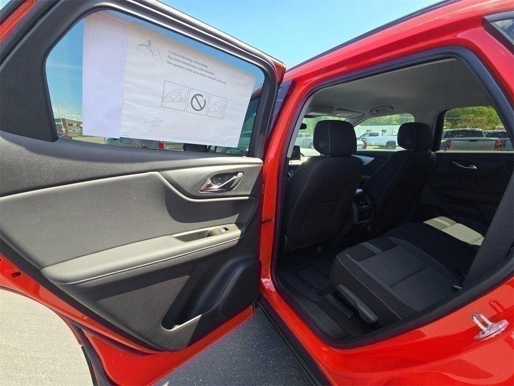 New 2025 Chevrolet Blazer LT w/ Midnight/Sport Edition image 6