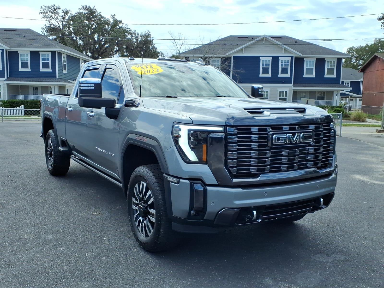 Used 2024 GMC Sierra 2500 Denali Ultimate AWD/4WD image 7