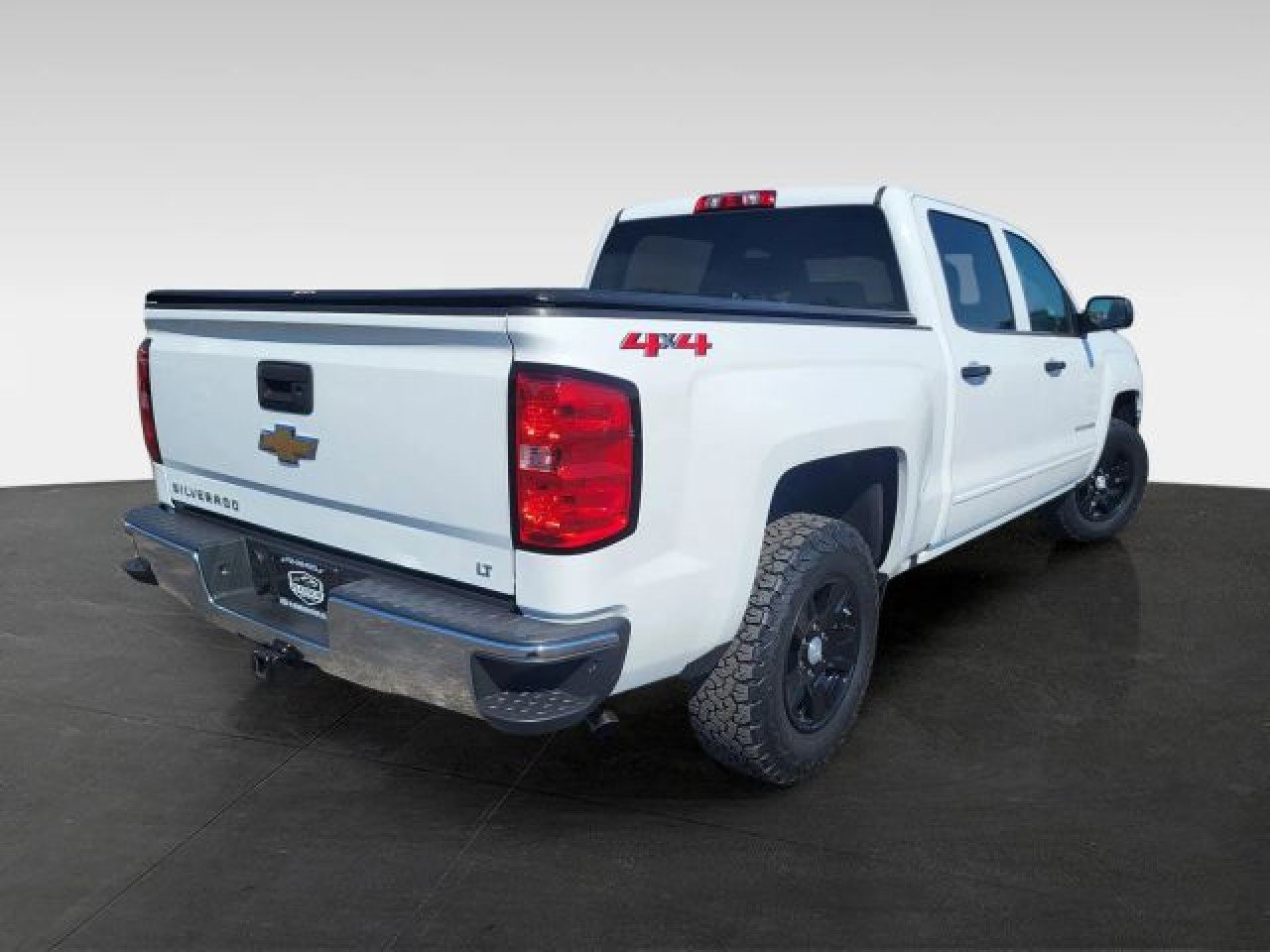 Used 2018 Chevrolet Silverado 1500 LT w/ Trailering Package image 6