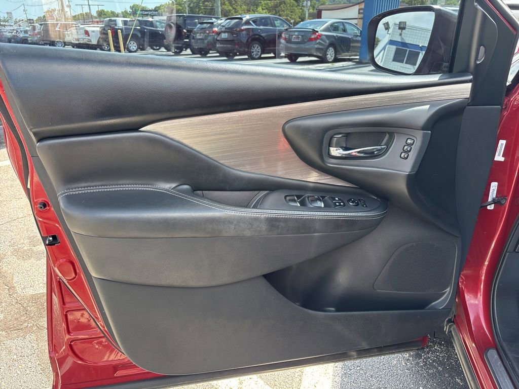 Used 2018 Nissan Murano Platinum AWD/4WD image 16