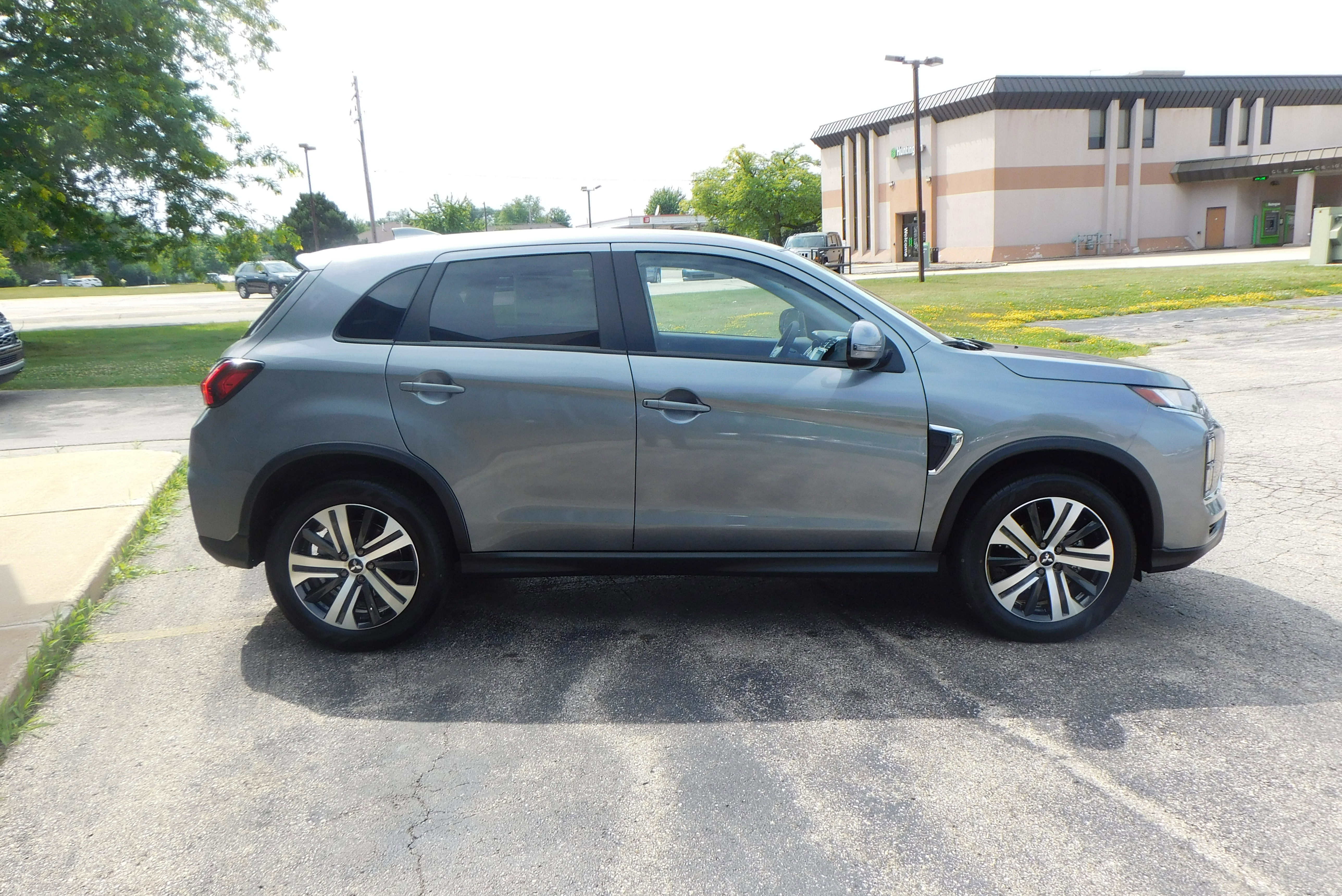 New 2025 Mitsubishi Outlander Sport SE image 10