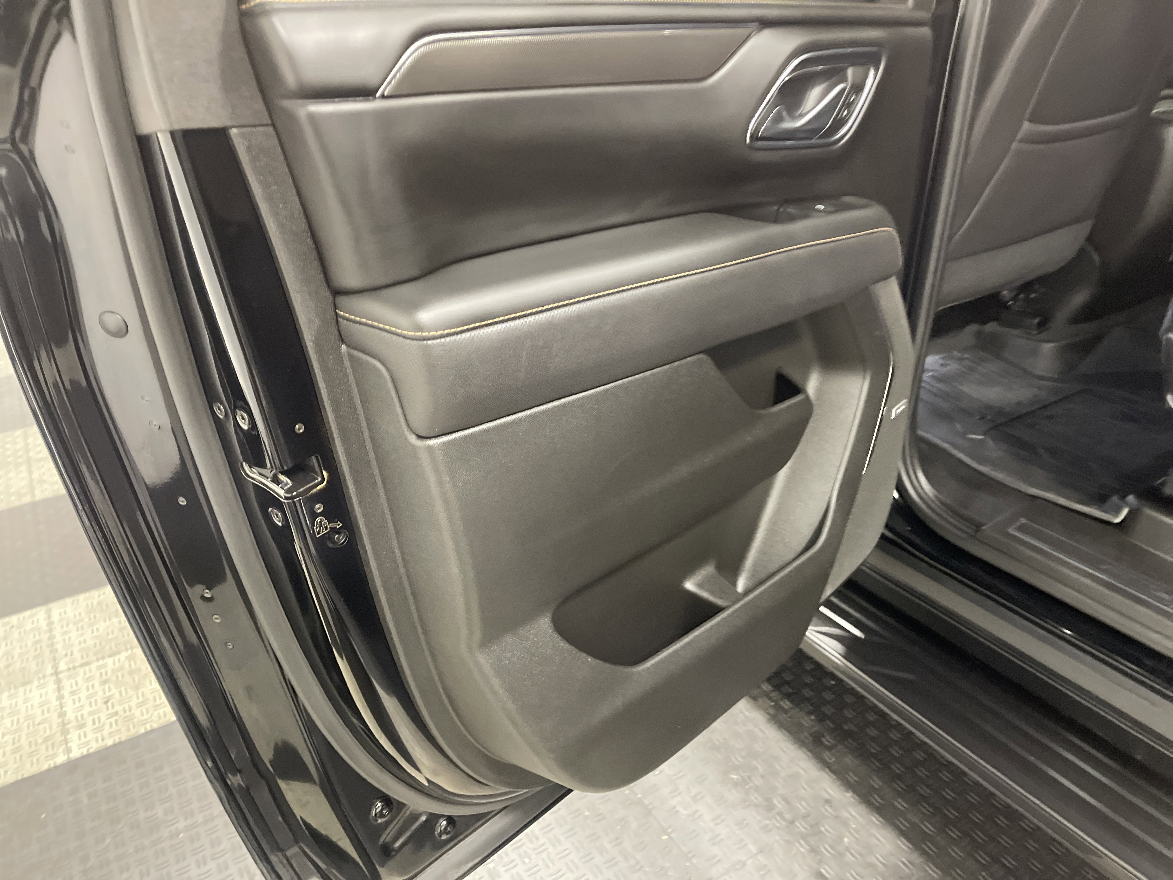 Used 2023 GMC Yukon XL AT4 w/ LPO, Floor Liner Package image 15