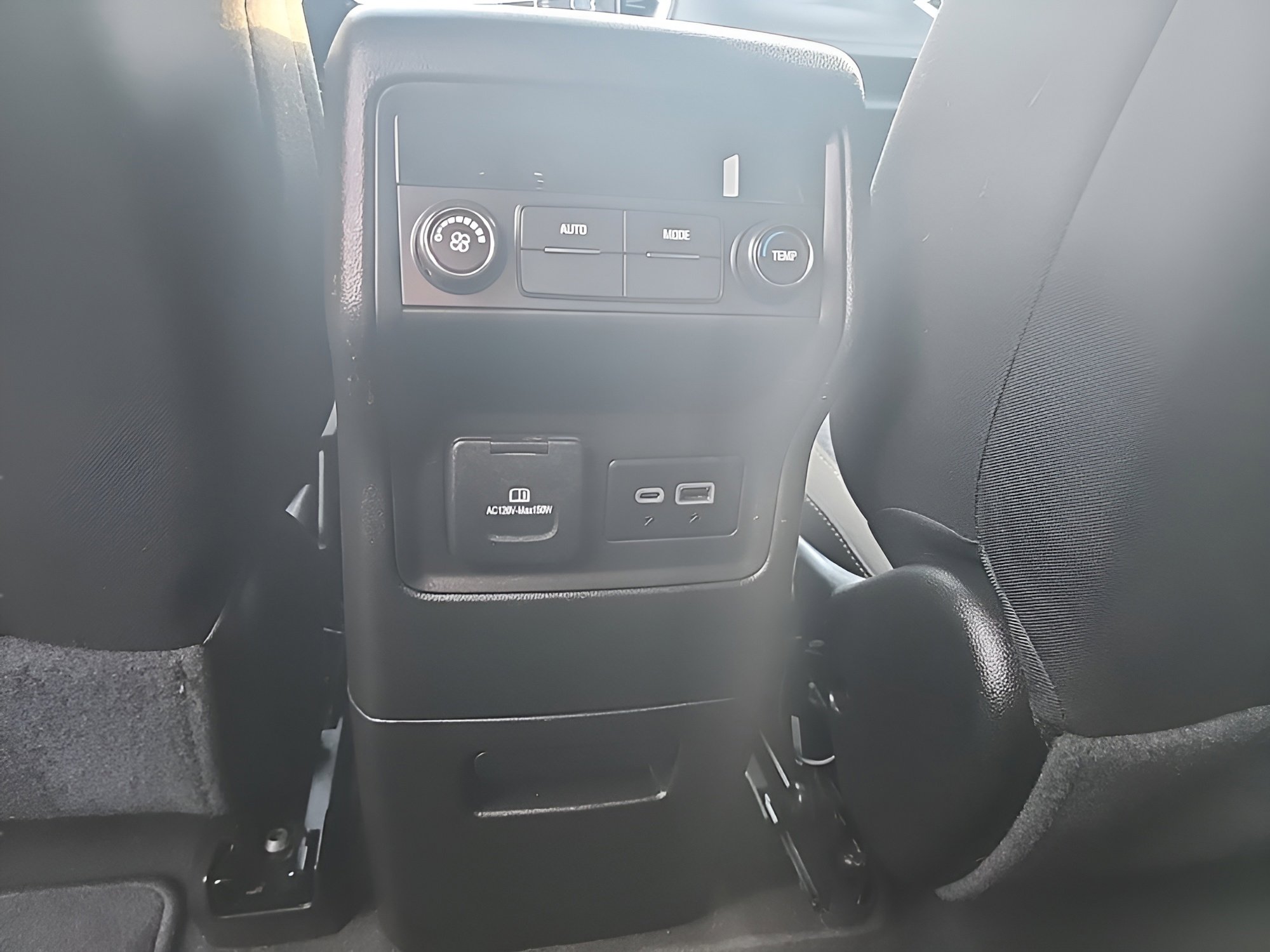 Used 2023 GMC Acadia SLE w/ Driver Convenience Package image 9