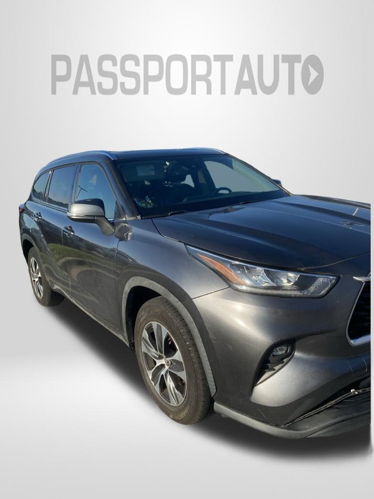 Used 2020 Toyota Highlander XLE FWD image 1
