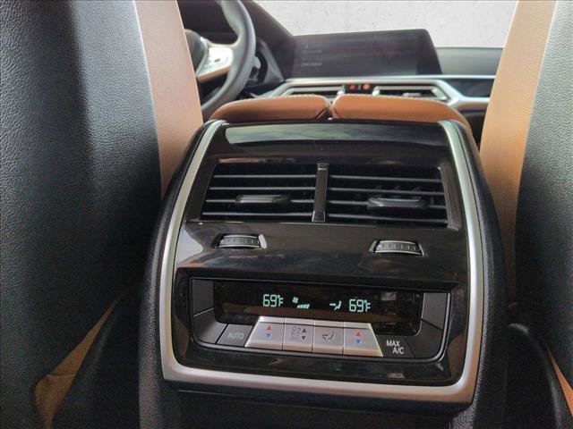 Used 2022 BMW X7 xDrive40i w/ Premium Package AWD/4WD image 18