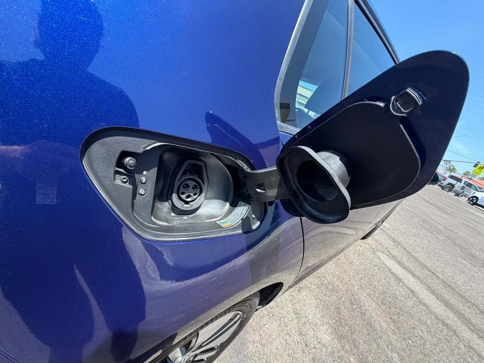 Used 2017 Volkswagen e-Golf SE FWD image 36