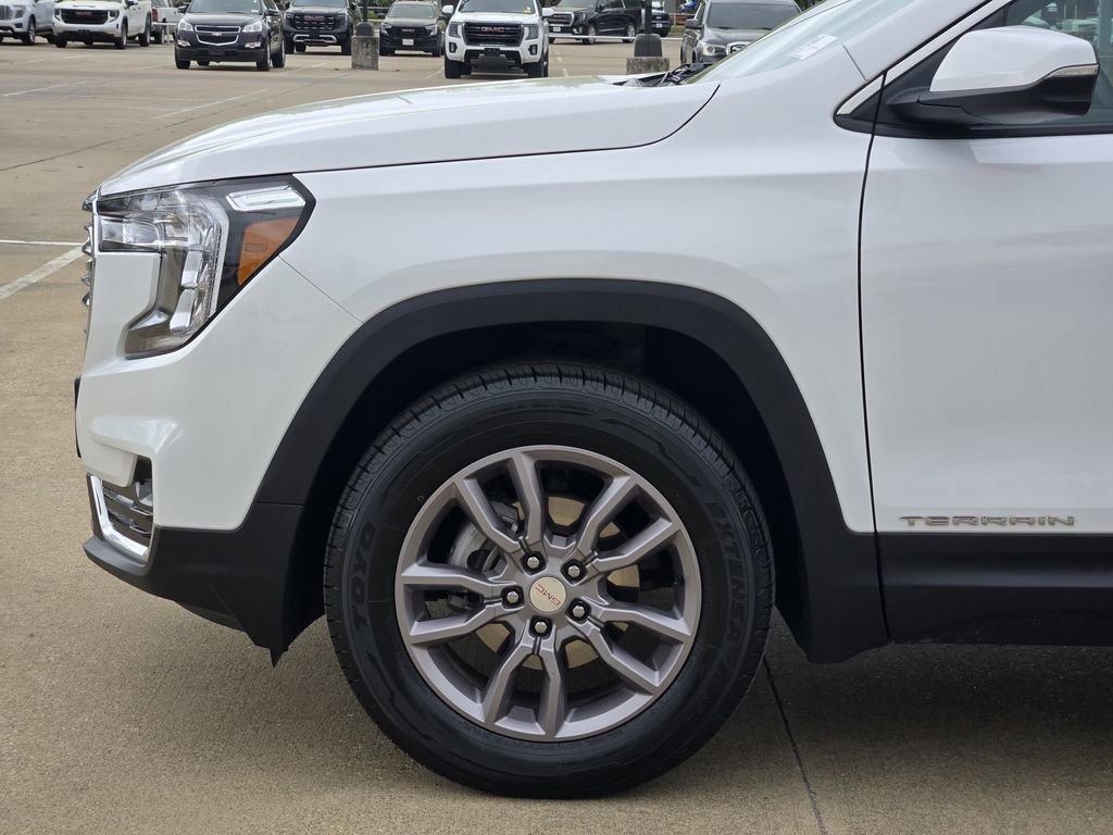 Used 2024 GMC Terrain SLT image 9