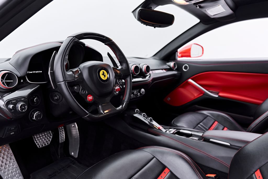 Used 2016 Ferrari F12 Berlinetta RWD image 2