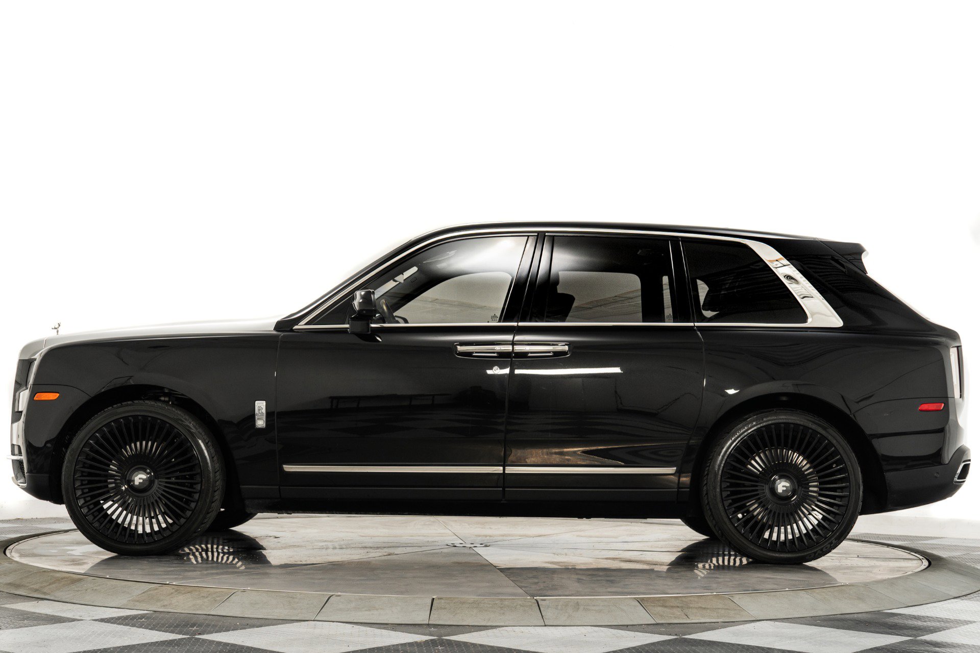 Used 2022 Rolls-Royce Cullinan image 6