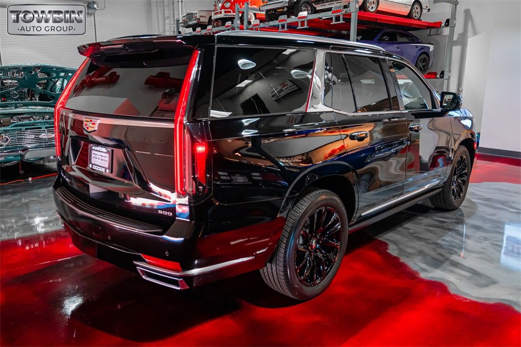 Used 2021 Cadillac Escalade Premium Luxury Platinum image 4