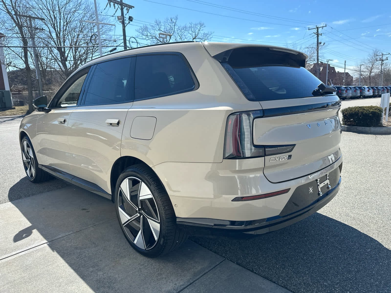 Certified 2025 Volvo EX90 Ultra w/ Protection Package Premier image 10