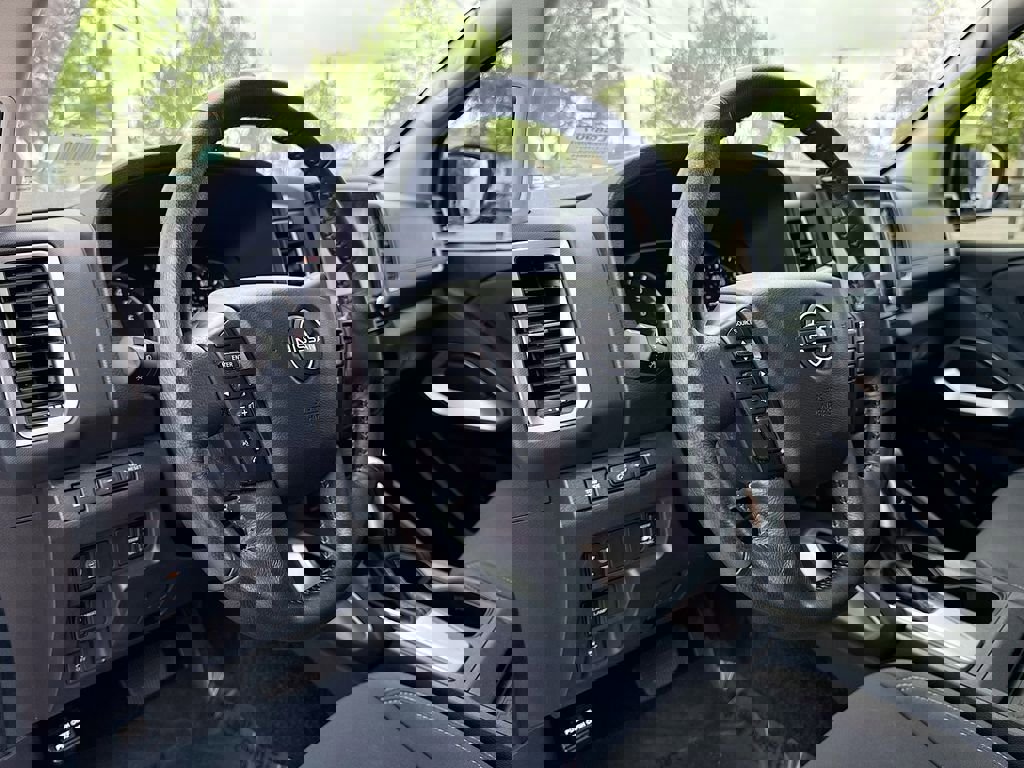Used 2024 Nissan Frontier SV w/ SV Convenience Package image 20