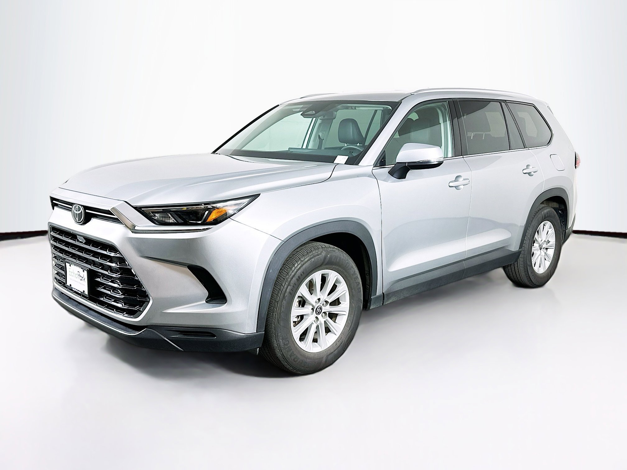Used 2025 Toyota Grand Highlander AWD image 3