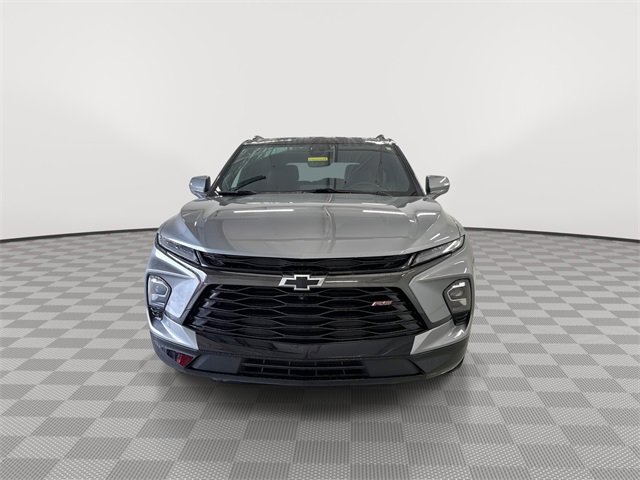 Certified 2023 Chevrolet Blazer RS w/ Driver Confidence II Package image 4