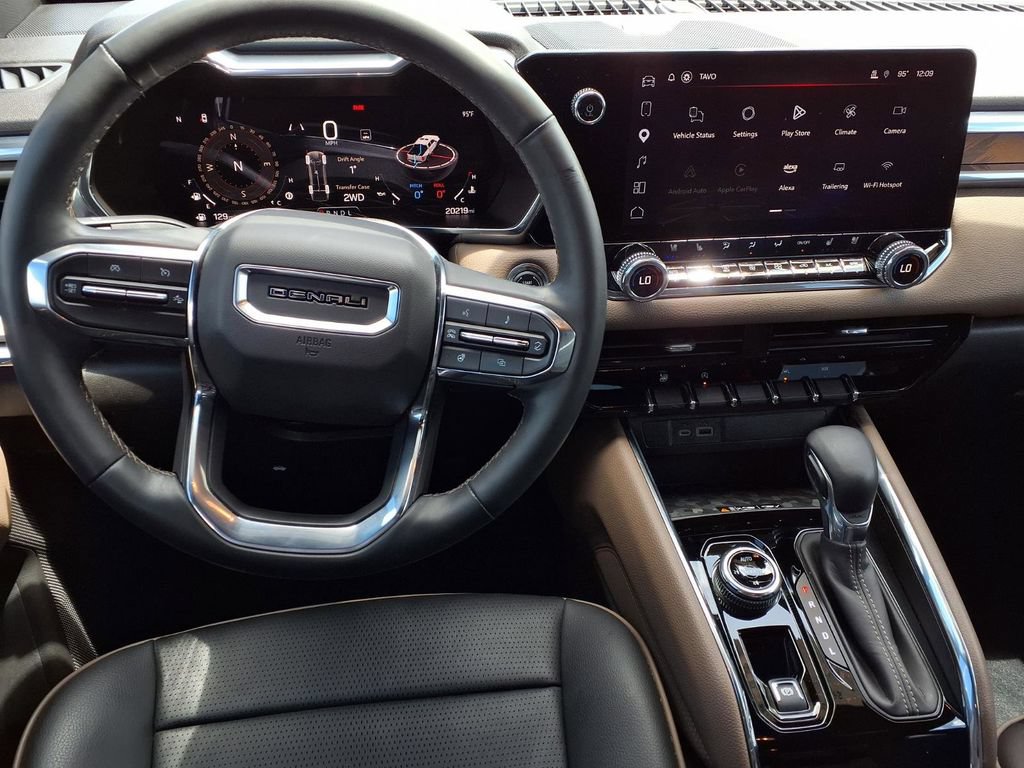 Used 2024 GMC Canyon Denali AWD/4WD image 14