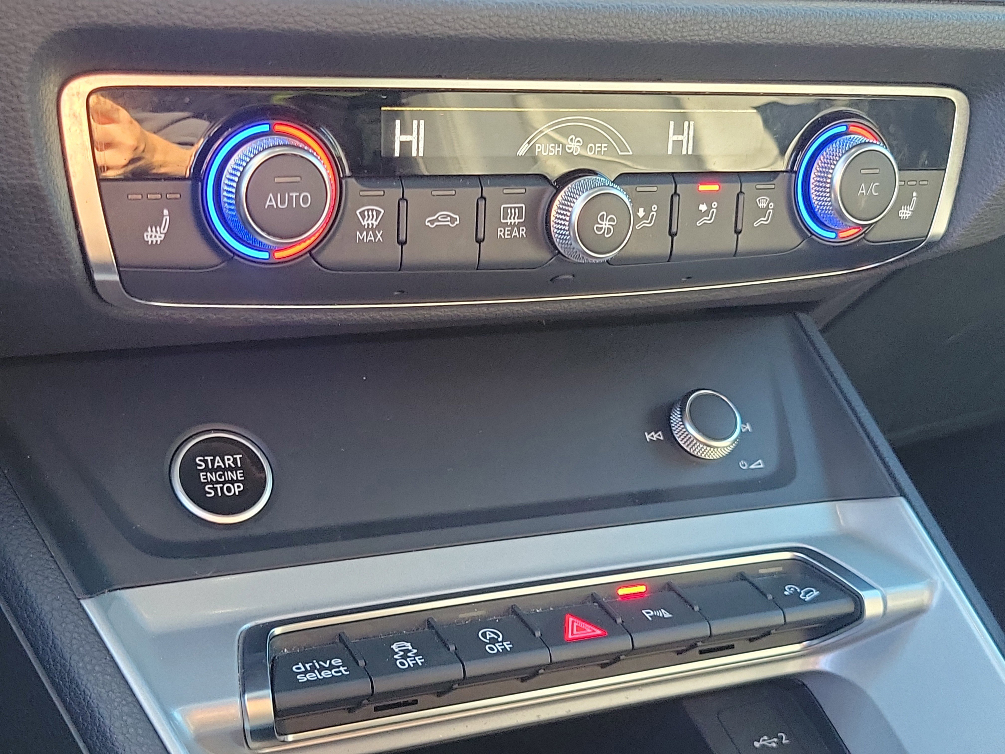 Used 2024 Audi Q3 2.0T Premium image 37